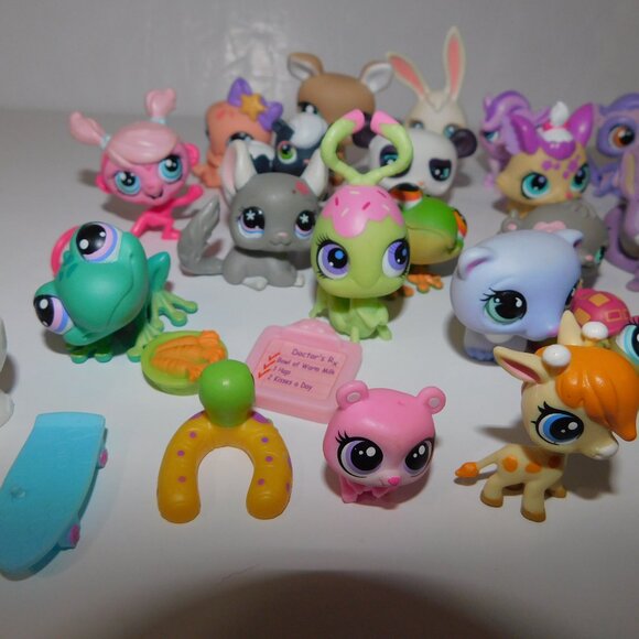 Lot 27 LPS Littlest Pet Shop Figures Turtle Frog Panda Skunk Bunny Deer Lizard - Picture 2 of 9
